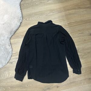 Tahari size medium Black balloon sleeve with silvery buttons